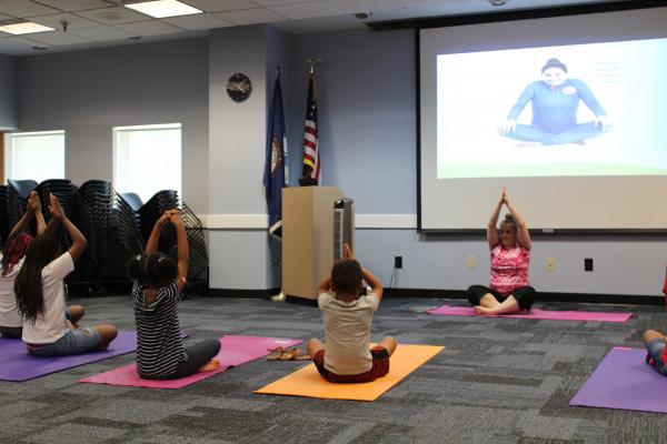 Image for event: Family Yoga